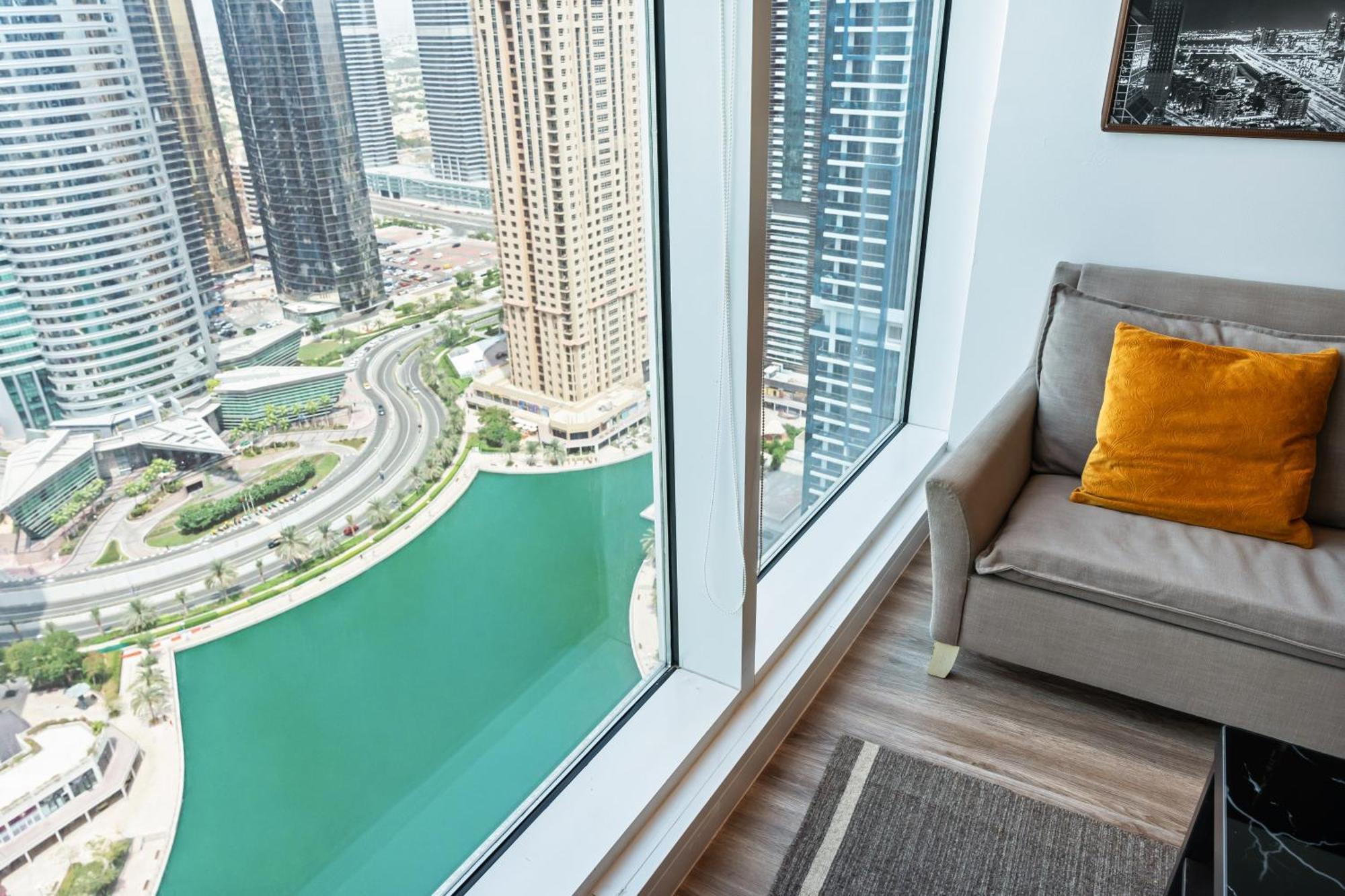 Modern & Spacious 2-Bed Condo With Panoramic Lake Views, Dual Balconies, Steps From Dubai Jlt Metro By "La Buena Vida Holiday Homes" Экстерьер фото
