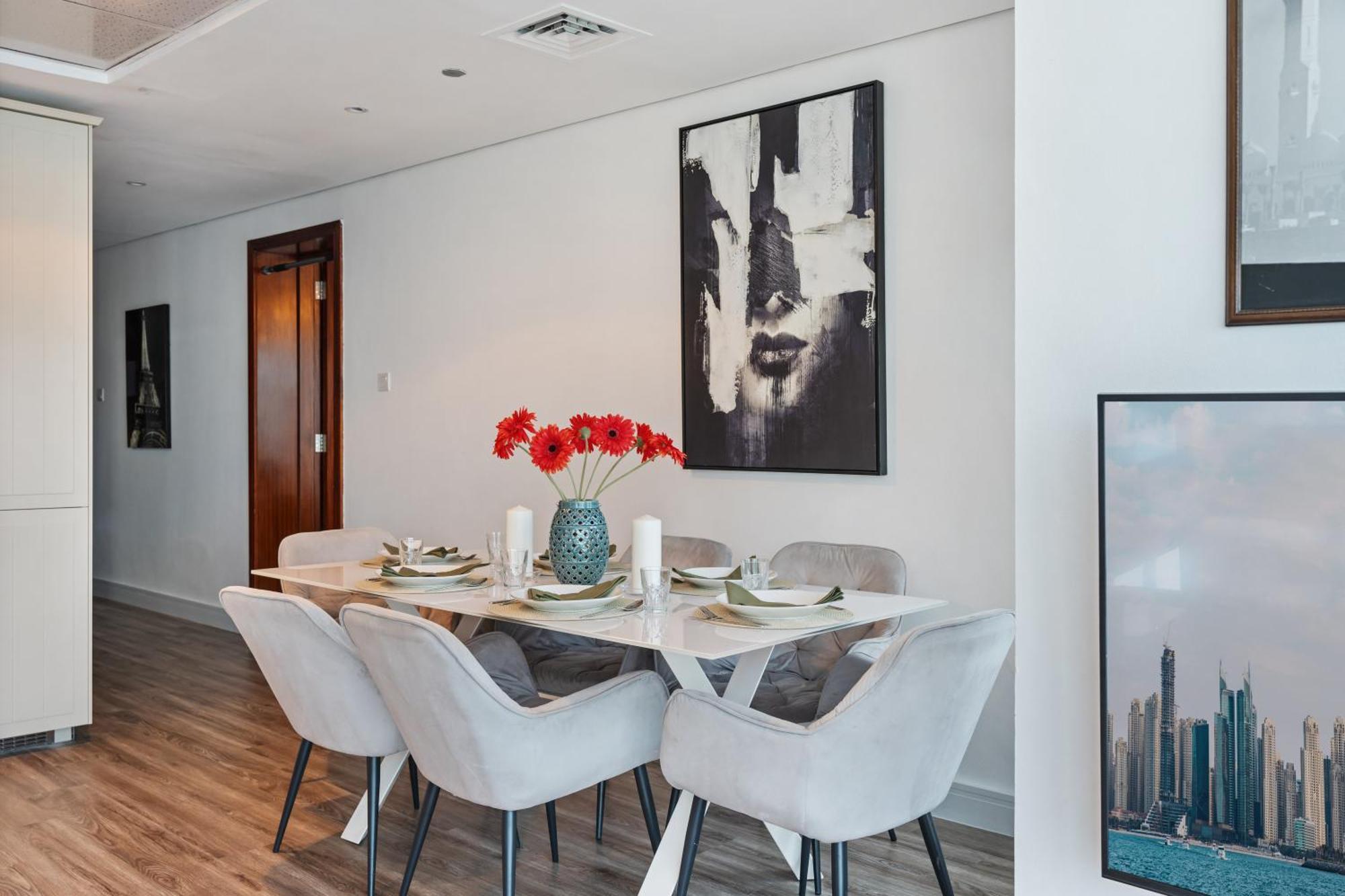 Modern & Spacious 2-Bed Condo With Panoramic Lake Views, Dual Balconies, Steps From Dubai Jlt Metro By "La Buena Vida Holiday Homes" Экстерьер фото