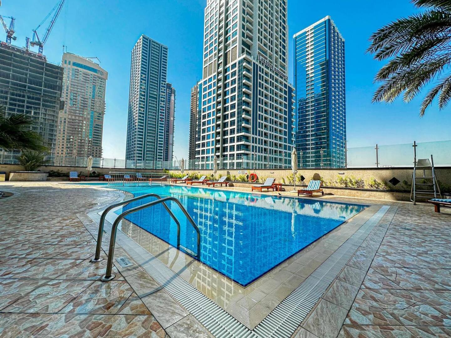 Modern & Spacious 2-Bed Condo With Panoramic Lake Views, Dual Balconies, Steps From Dubai Jlt Metro By "La Buena Vida Holiday Homes" Экстерьер фото